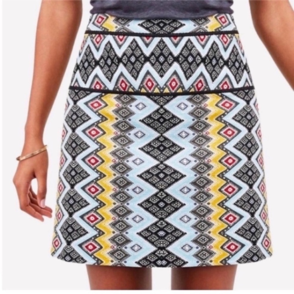 LOFT Aztec Print Mini Skirt Size: 12 Length: 17.5”